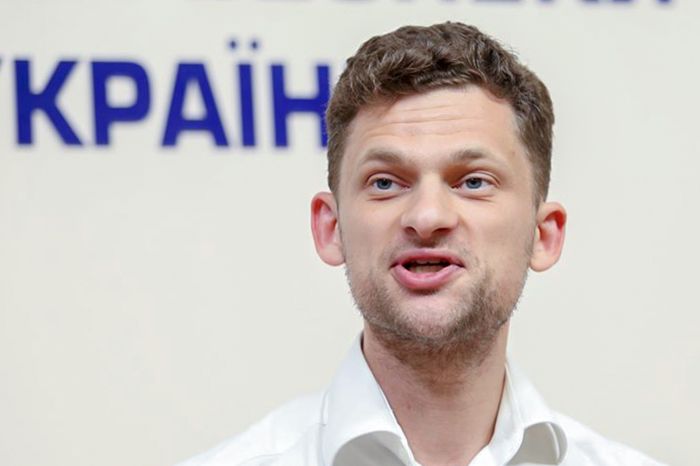 Министр Дубилет предлагает считать народ не по головам, а по симкам и реестрам