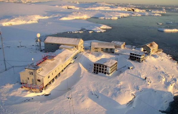 Избирательный участок в Антарктиде на станции «Академик Вернадский»