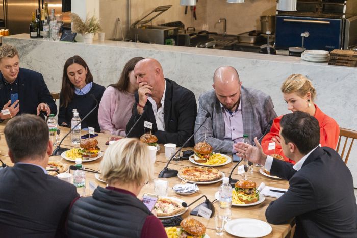 Пресс-застолье, организованное Офисом президента