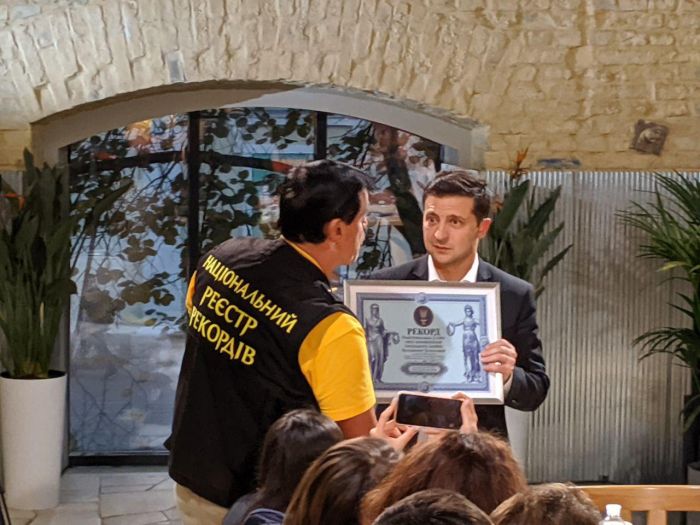 Рекорд по продолжительности пресс-конференции – тоже элемент шоу