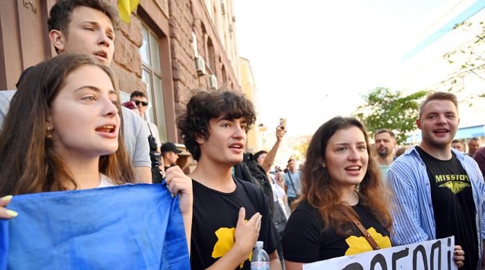 Порошенко позвал своих детей под ГБР