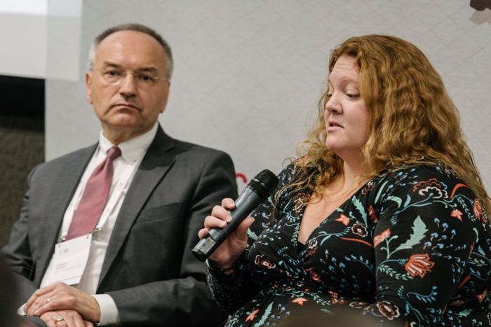 Спец по информационным войнам, директор Fianna SStrategies (США) Молли Маккью желает «остановить Россию в Украине».