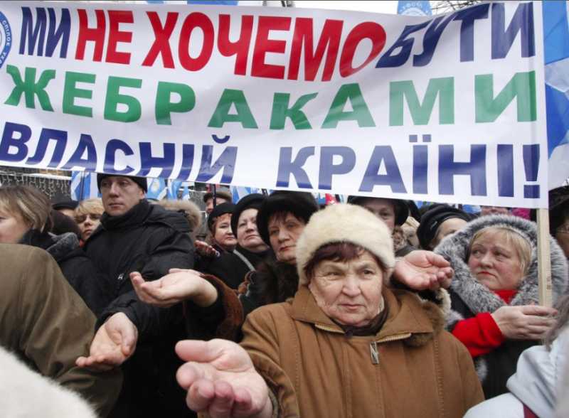 «Слуга народа» – глава комитета Верховной Рады по вопросам социальной политики и защиты прав ветеранов от Галина Третьякова – анонсирует народу сюрпризы от «слуг»