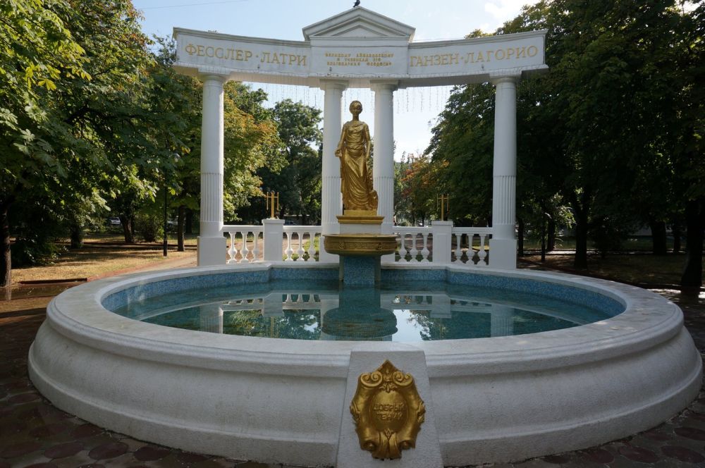 Фонтан Айвазовского, Феодосия