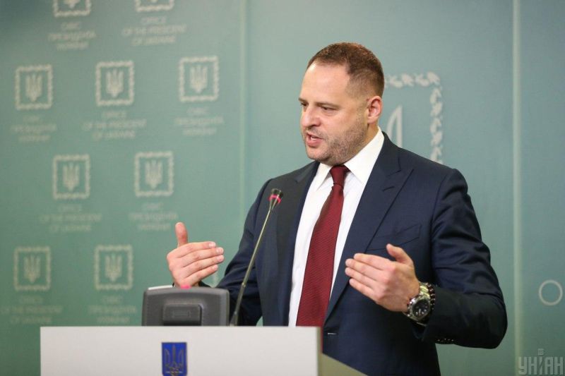 Ермак запутался в инициативах и обещаниях