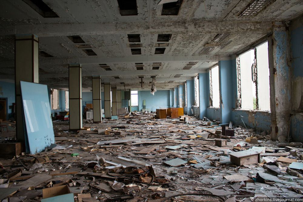 Реалии последних лет: один из заброшенных цехов ХПЗ им. Шевченко