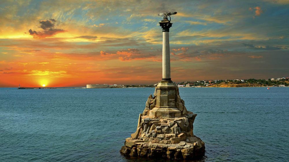 Памятник затопленным кораблям