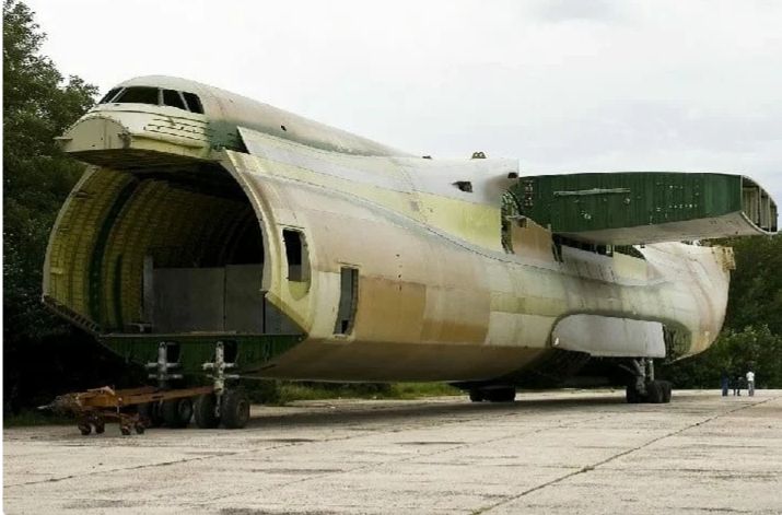 Недостроенный самолёт - наследник более развитой цивилизации