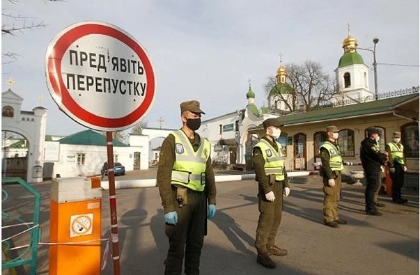 Киево-Печерская Лавра на каратине