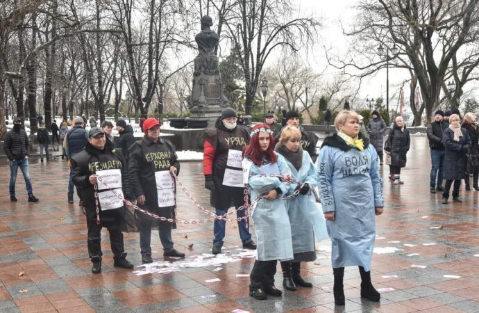 Тарифные протесты продолжаются