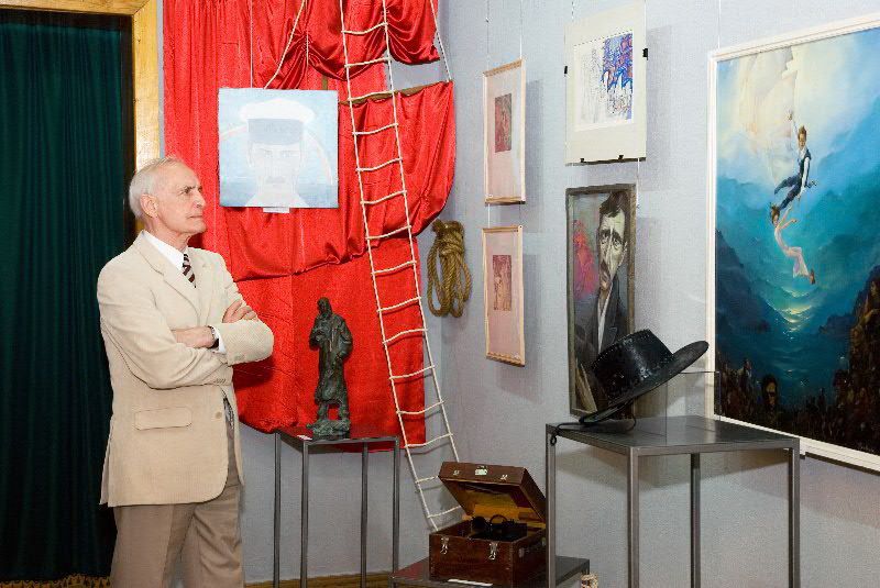 Василий Лановой в Феодосии, в музее Грина