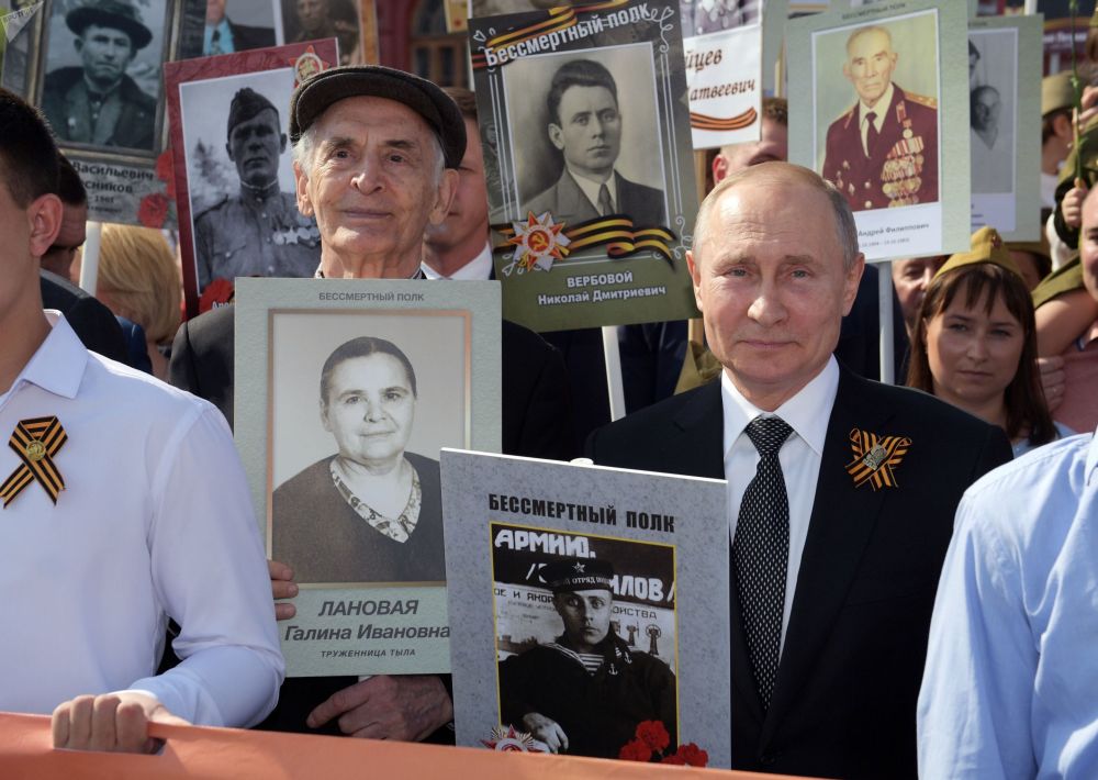 Народный артист СССР Василий Лановой и Президент России Владимир Путин, Бессмертный полк – 2018