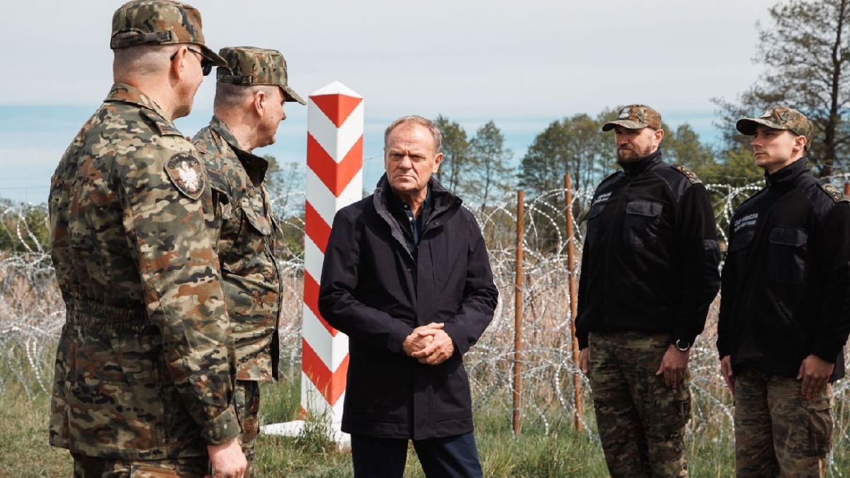 Дональд Туск на польско-белорусской границе