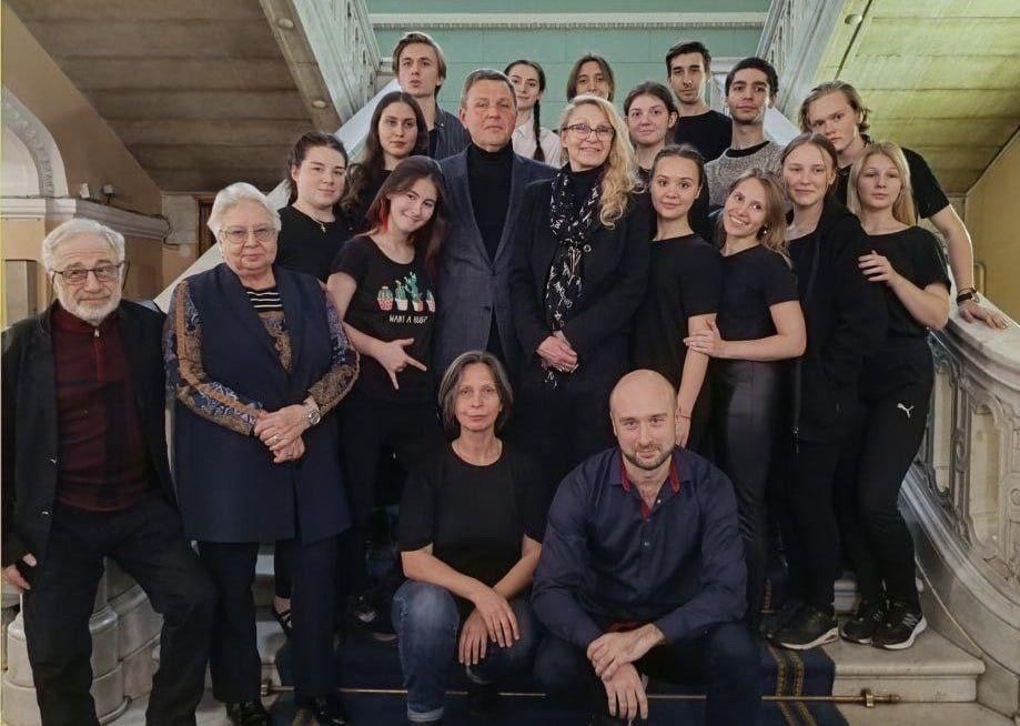 Будущие артисты и режиссёры Мариупольского драматического театра