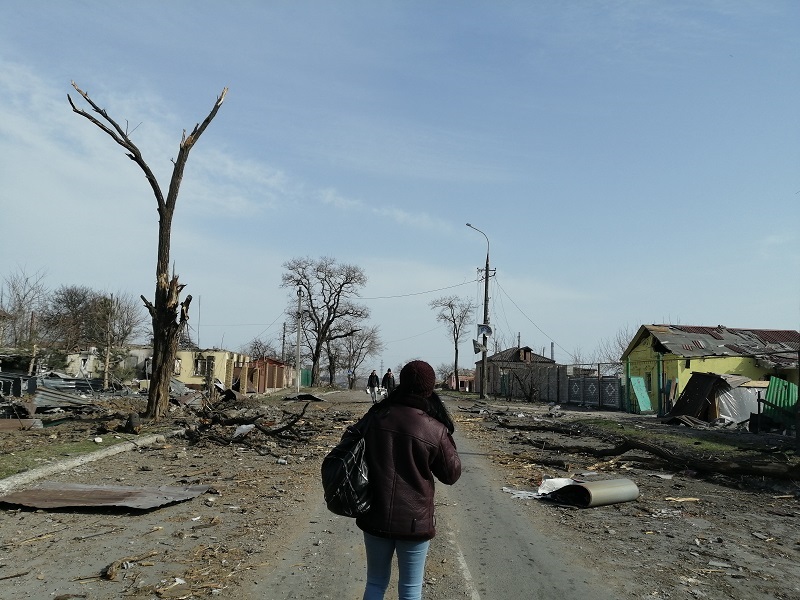 Соседняя улица пострадала в первые дни боевых действий