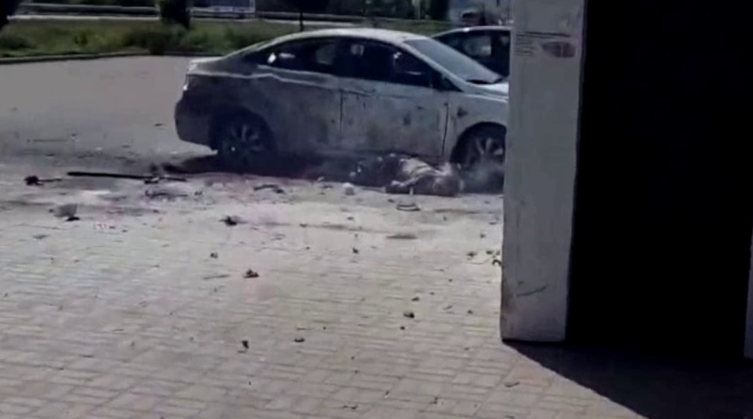 Погибший от удара украинского дрона мирный житель в селе Никольское.