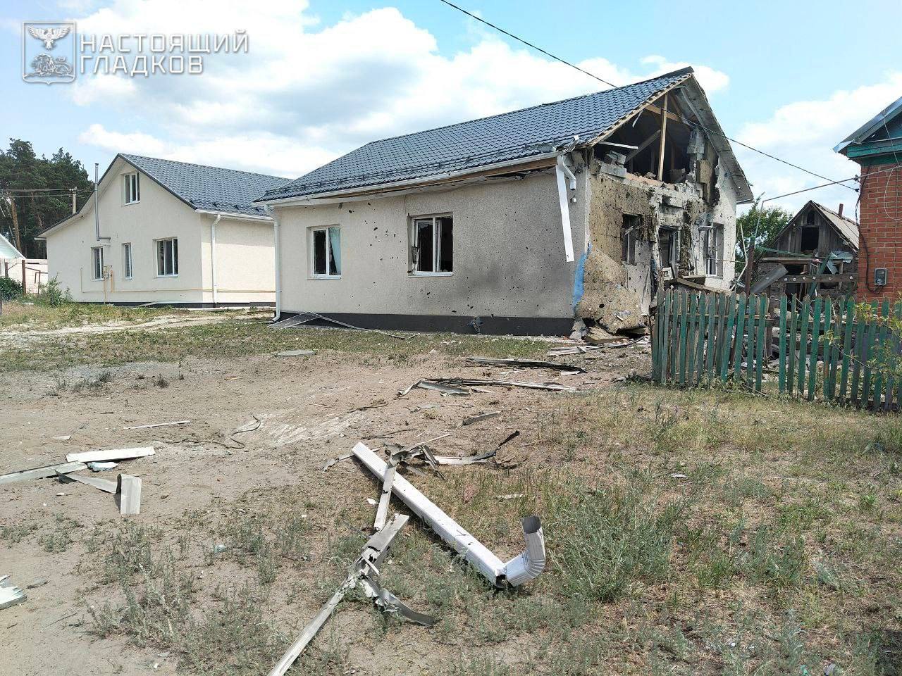 Последствия обстрела ВСУ города Шебекино Белгородской области. 