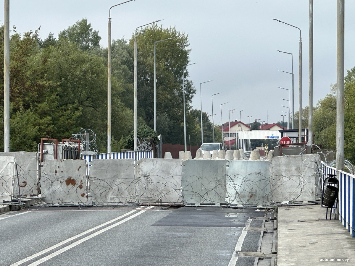Заграждения, установленные 12 сентября на пропуском пункте Брест / Тересполь