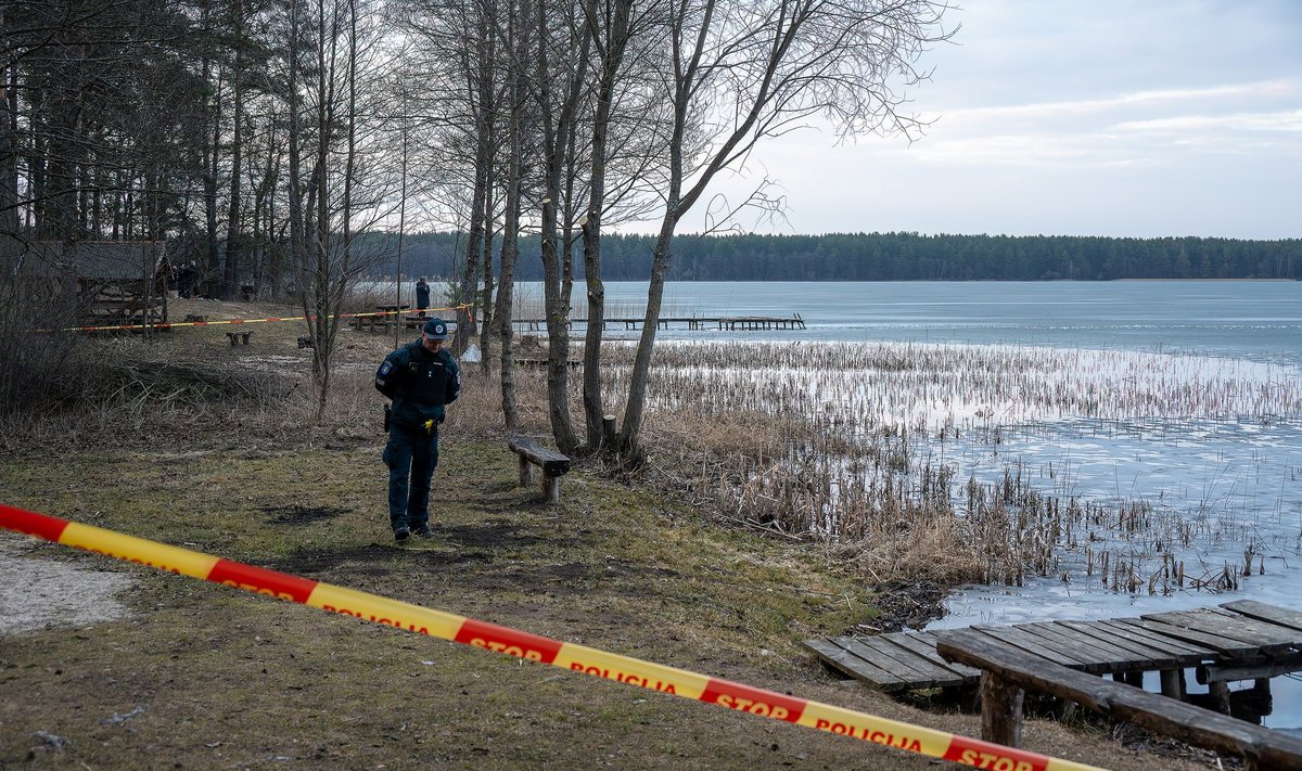 Расследование на месте упавшего беспилотника в Литве