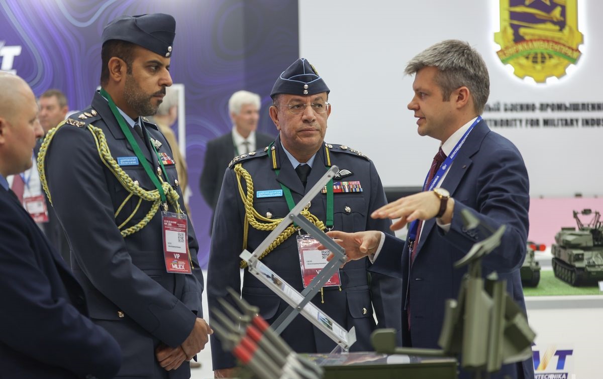 Представители иностранных делегаций на выставке