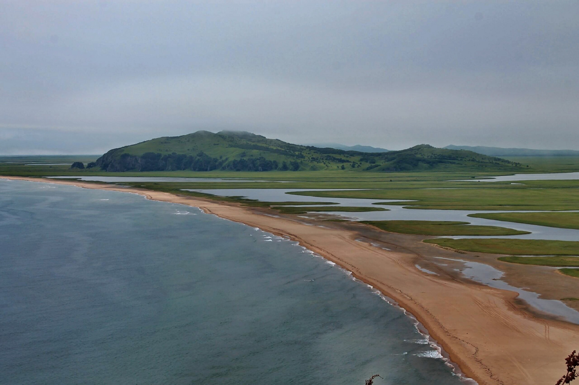 Полуостров Краббе в Приморье на современной фотографии