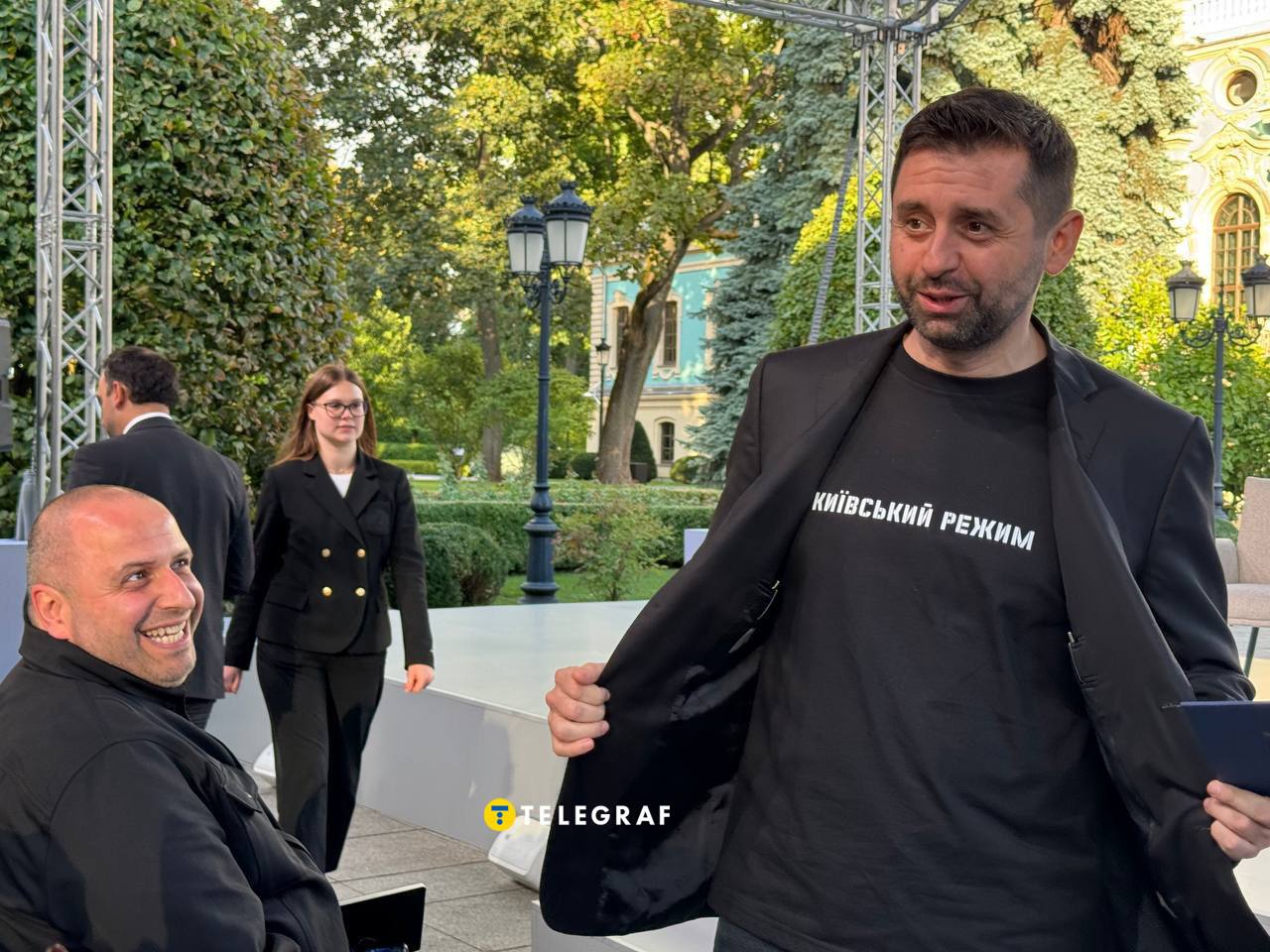 Арахамия в футболке с надписью «киевский режим» 