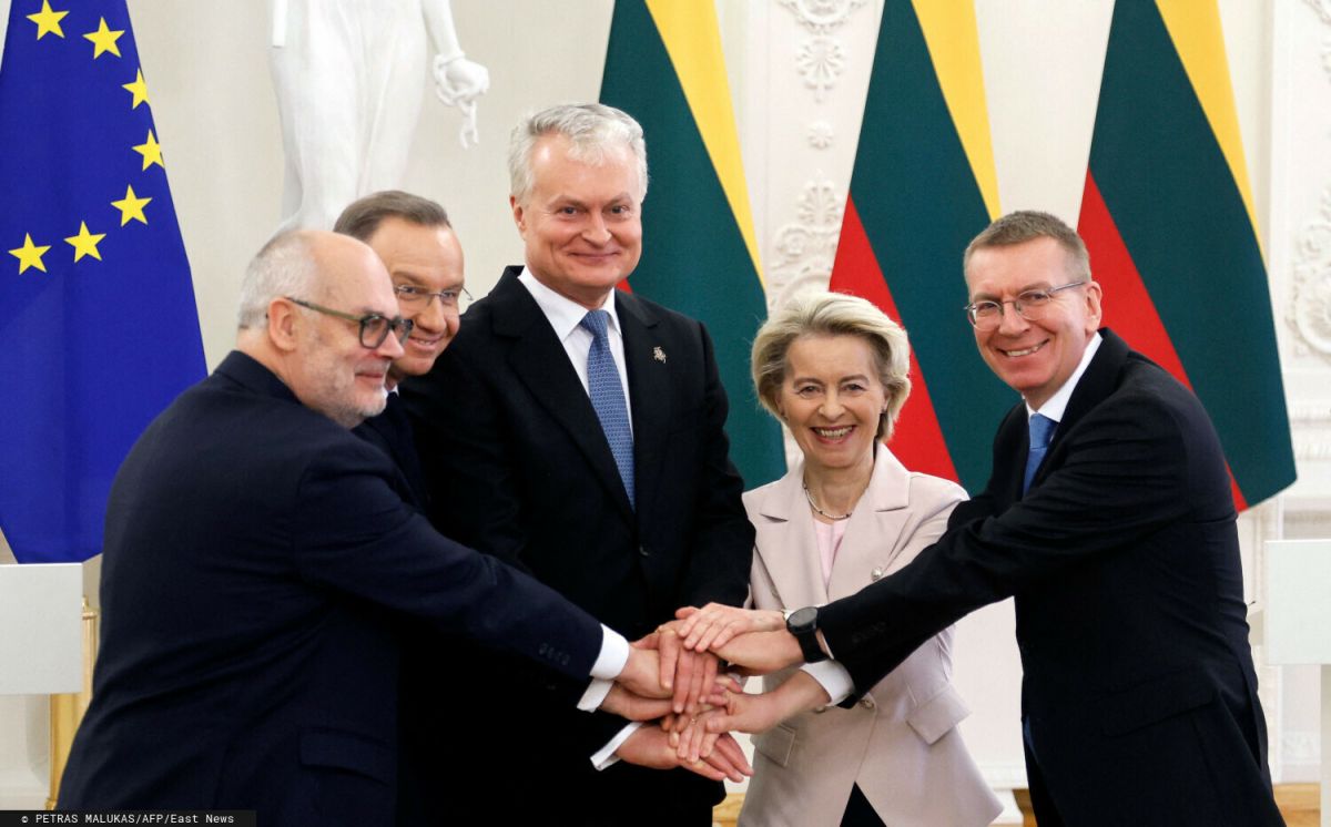 Президенты Литвы, Латвии. Эстонии и Польши вместе с главой Еврокомиссии празднуют «энергетическую независимость» от России, 9 февраля 2025 года