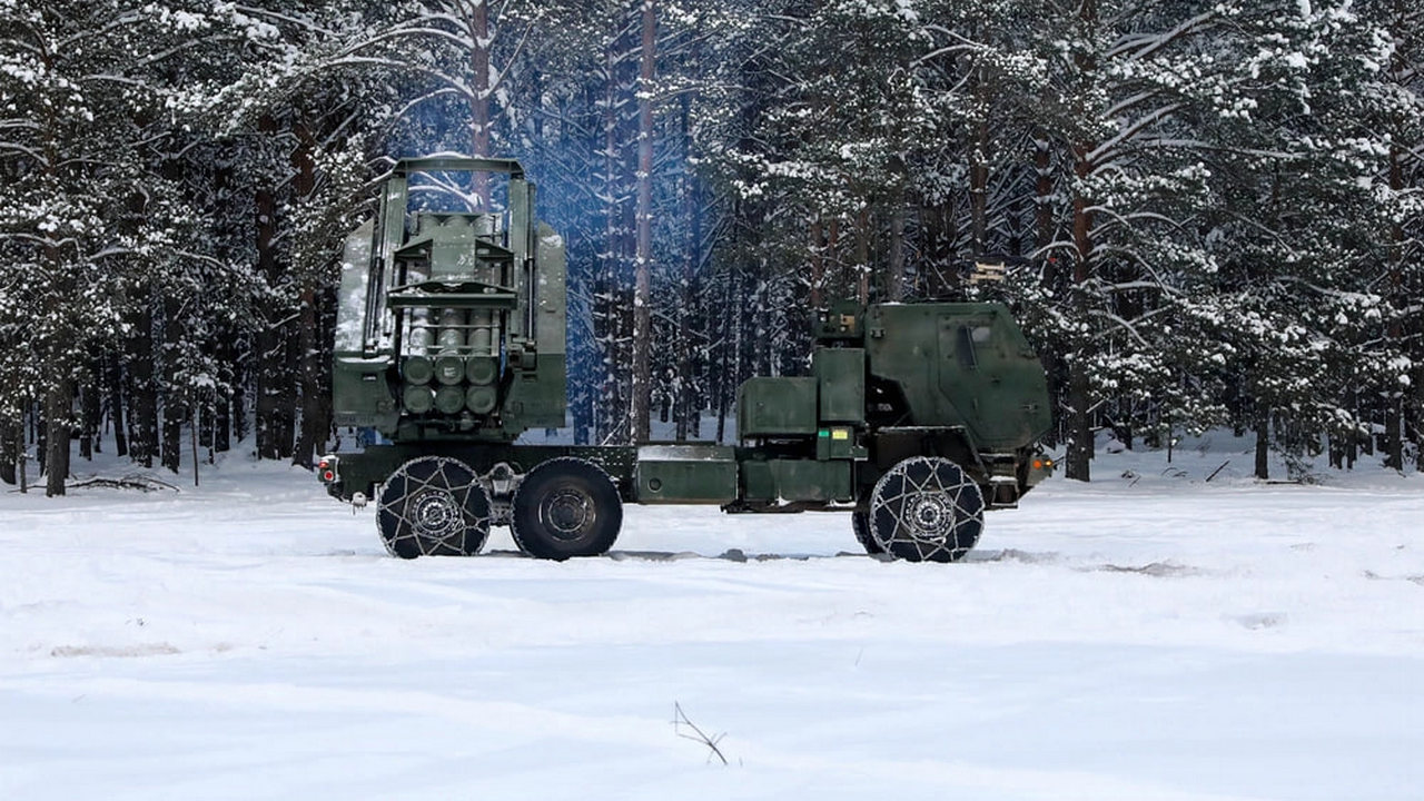 Боевая машина системы HIMARS на полигоне Сильвестра Жуковского в Литве в январе 2025 года