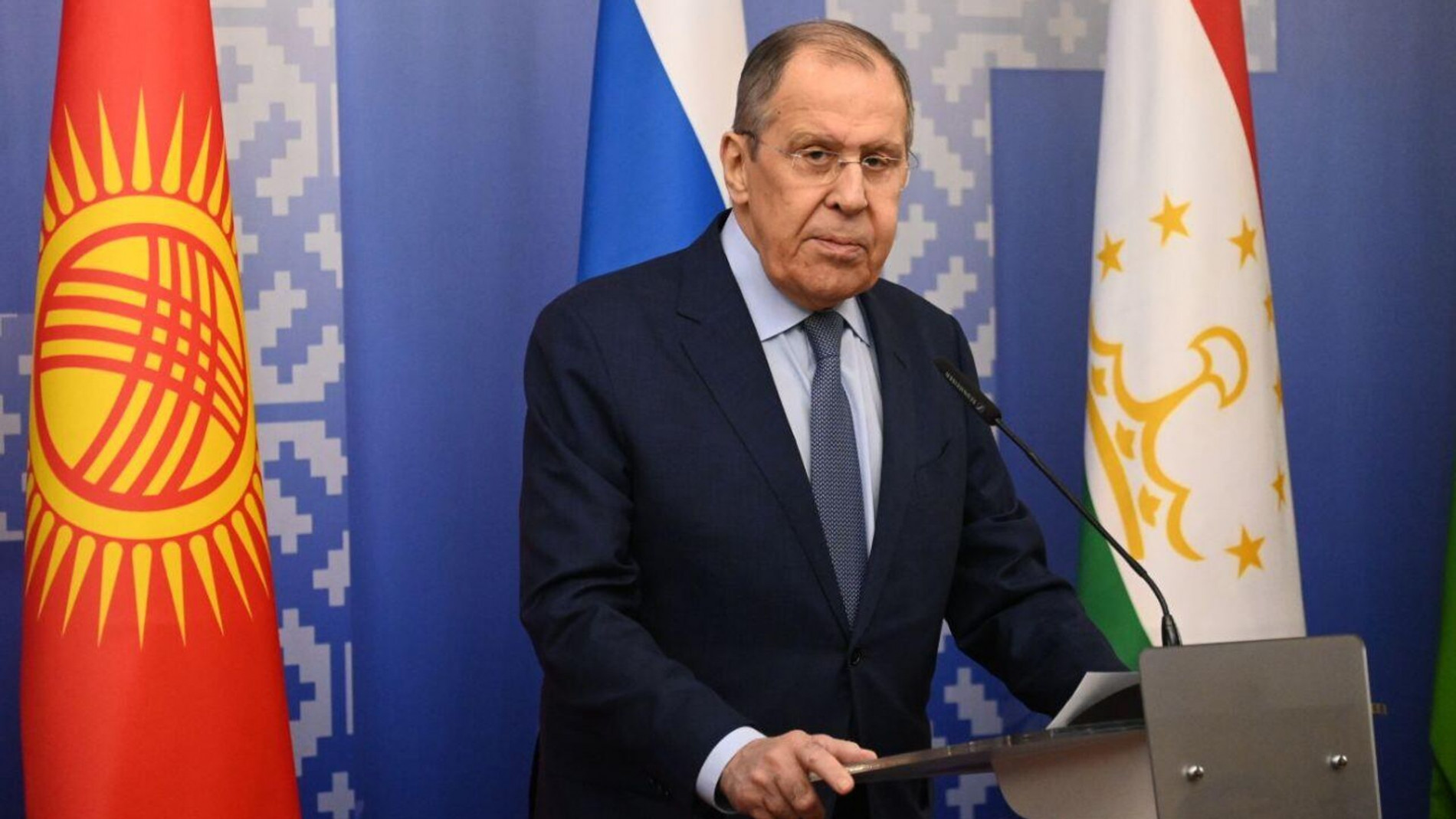 Глава МИД РФ Сергей Лавров чувствует себя уверенно на союзной белорусской земле. Источник: Sputnik