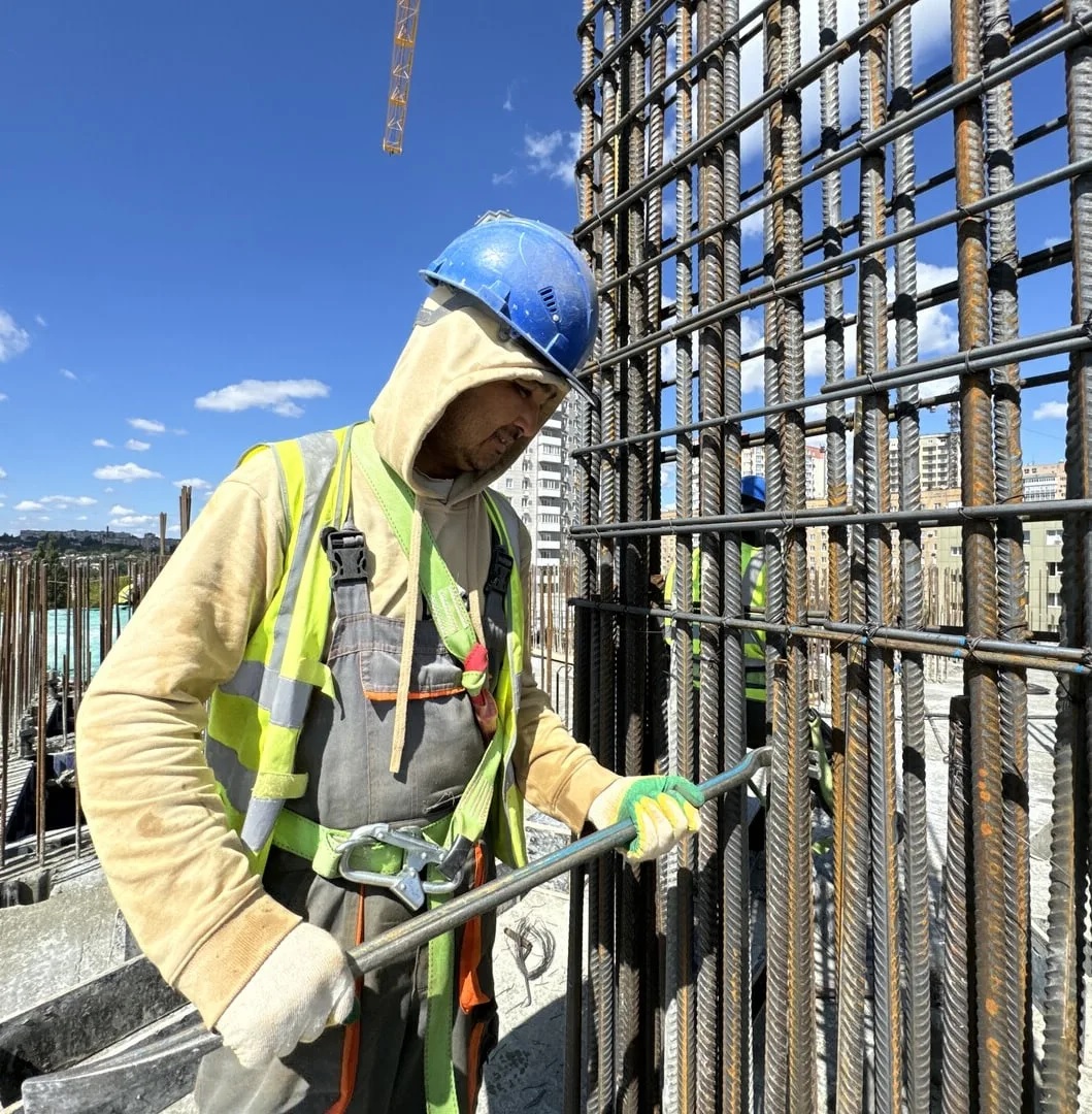 Регионы Дальнего Востока восстановят более 100 объектов в ДНР