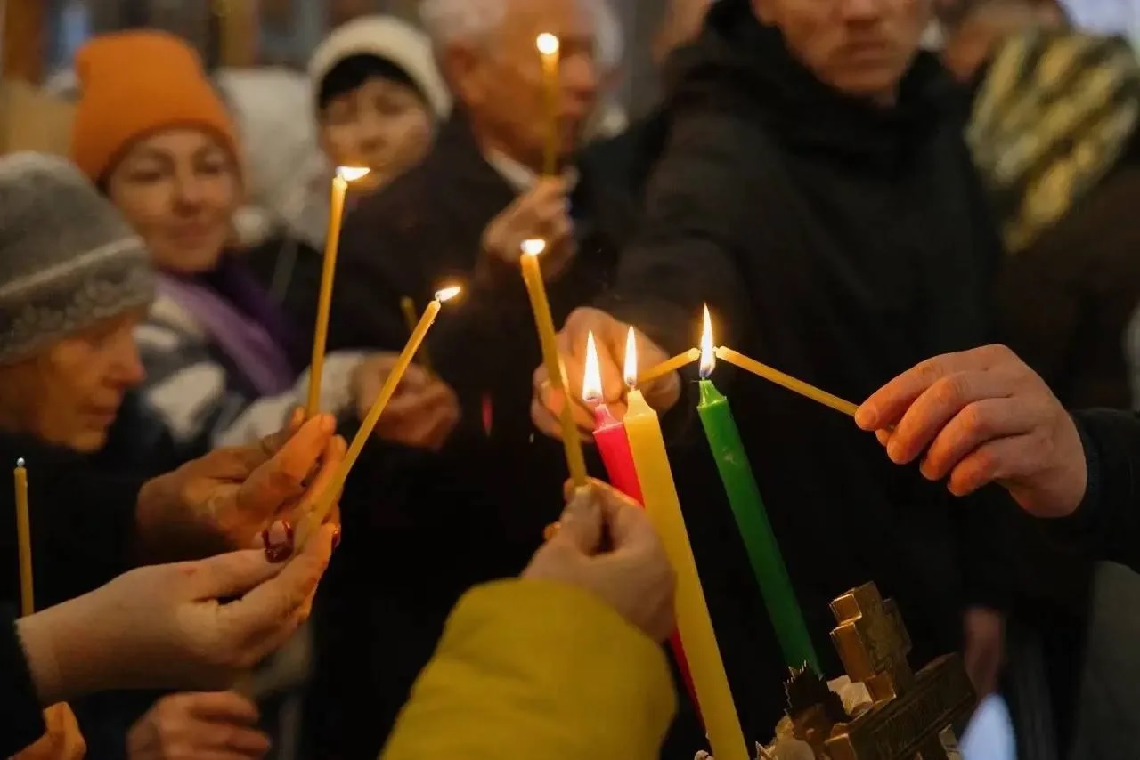 В Запорожскую область доставлен Благодатный огонь из Иерусалима