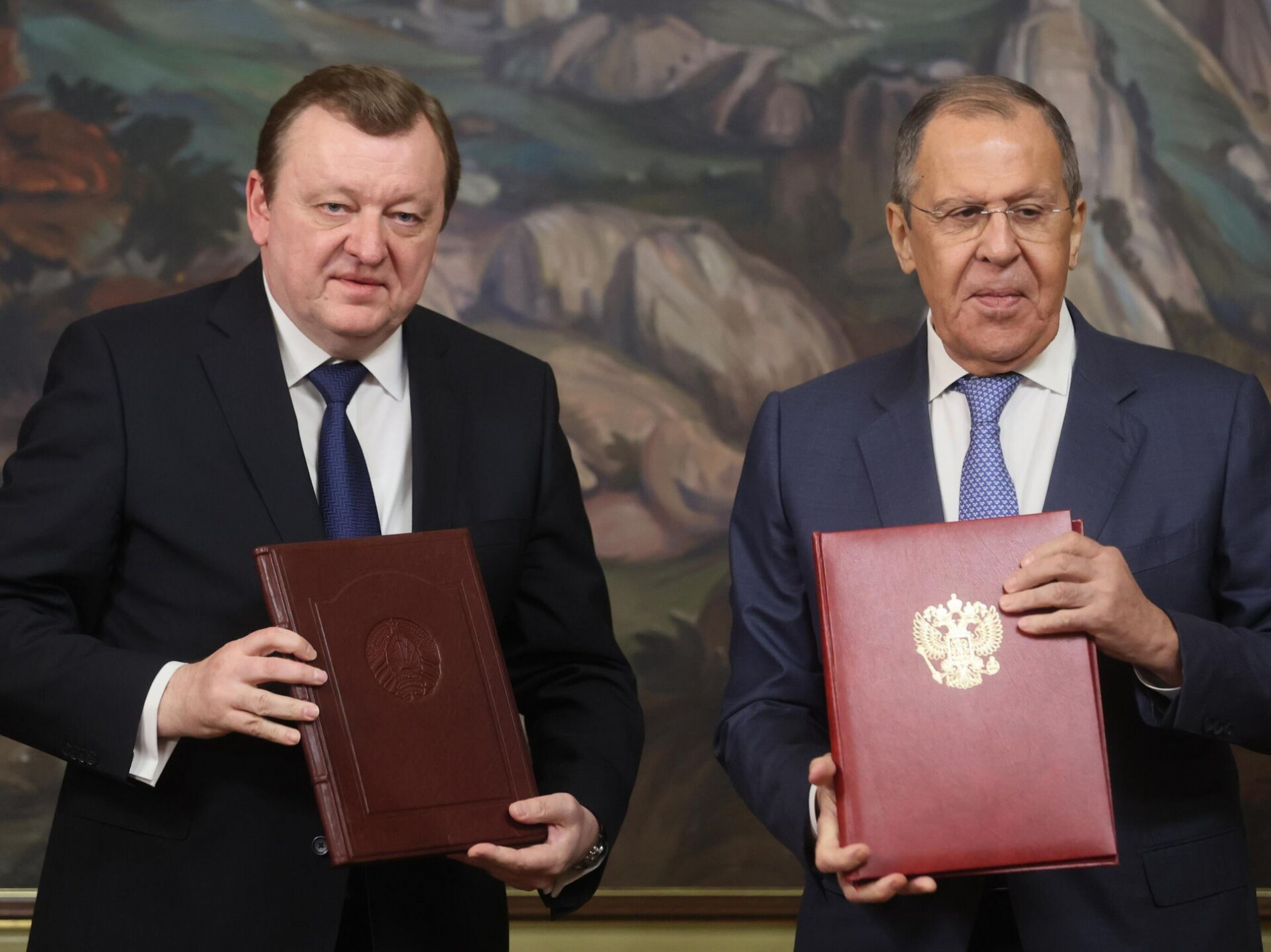 Подпись: Пока Варшава и Вильнюс внемлют указаниям начальства из США, министры иностранных дел Белоруссии и России строят союзные планы на будущее