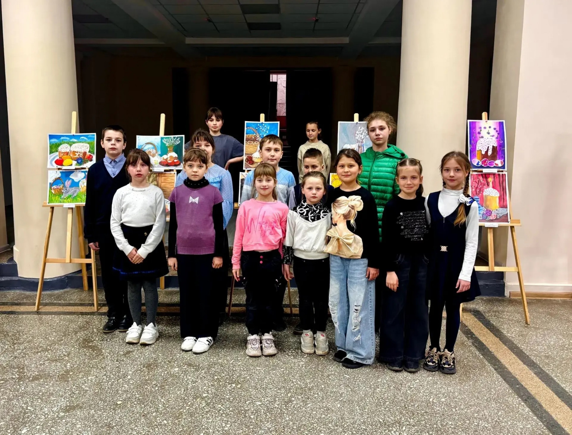 Выставка детских рисунков «Свет Пасхи»