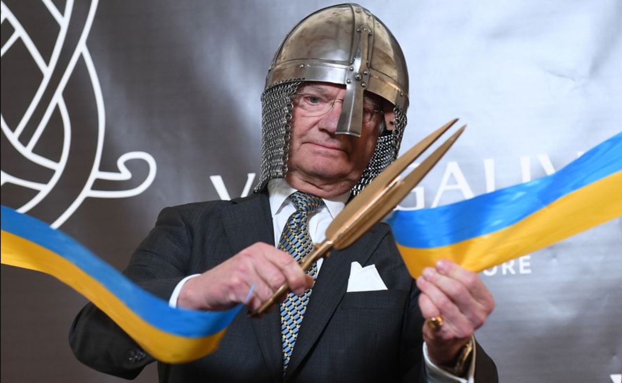 Кавалер ордена Свободы шведский король Карл XVI Густав