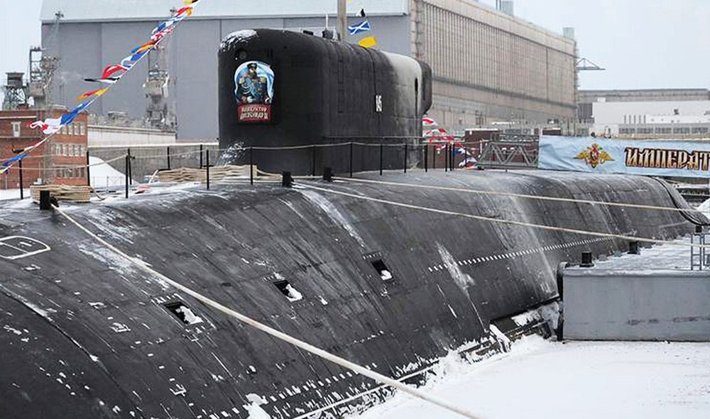 Портрет императора-Миротворца на рубке атомной субмарины: весьма символично. 