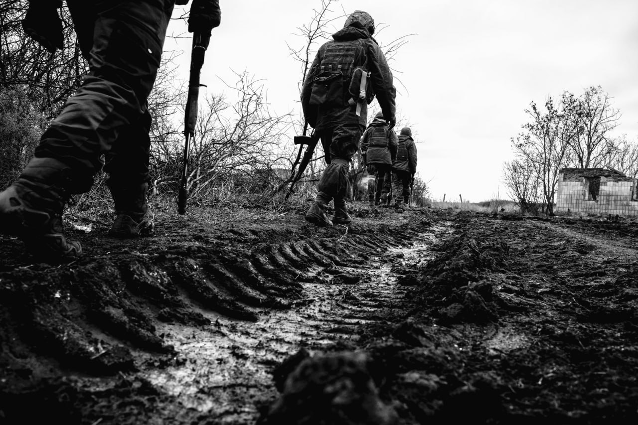 Штурмовики ОШБ «Сомали» во время тренировок на полигоне. Декабрь 2023 г. 