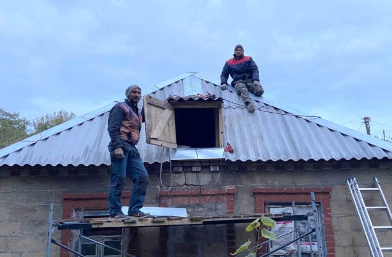 Чтобы помогать людям, не обязательно быть профессионалом. Достаточно желания