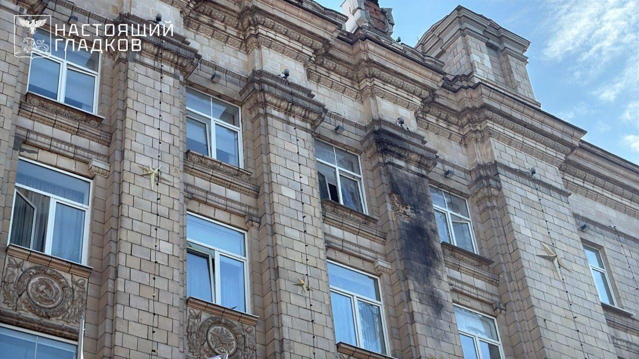 Здание регионального правительства Белгородской области после удара украинского беспилотника.