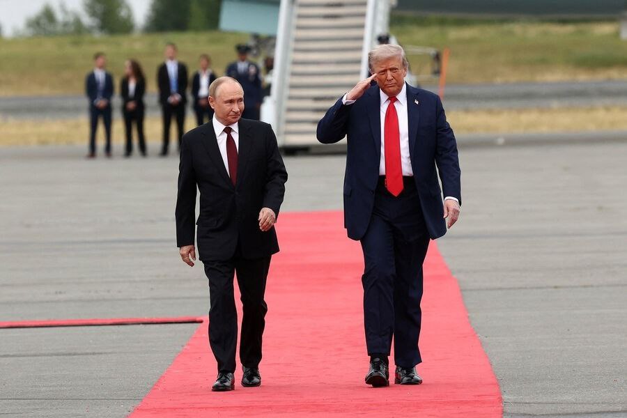 Путин и Тармп на красной дорожке в Анкоридже 15.08.2025