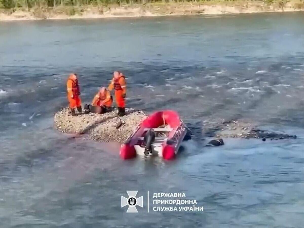 Двое утонувших пытались сбежать в Румынию…