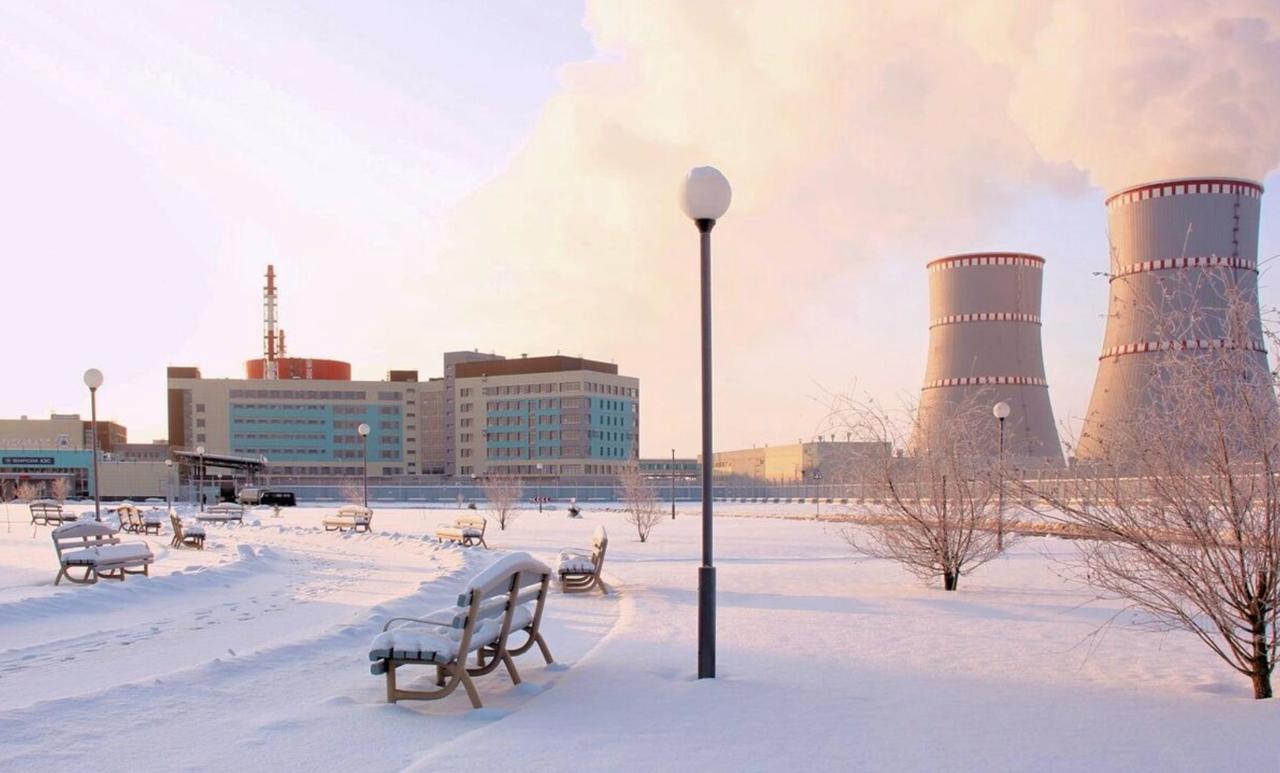 Белорусская атомная электростанция в Островце зимой