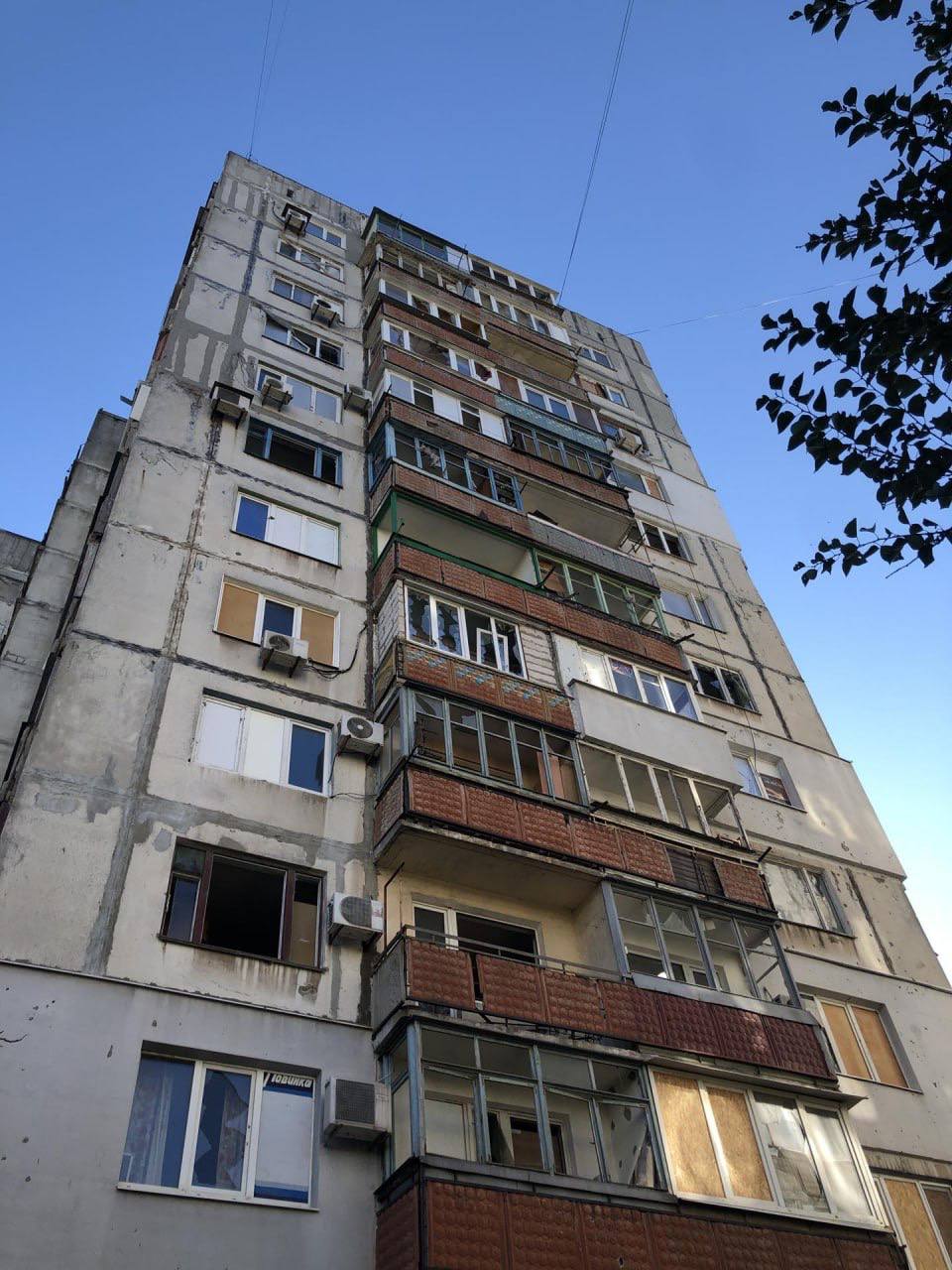 Дом в Мариуполе до и после восстановления 