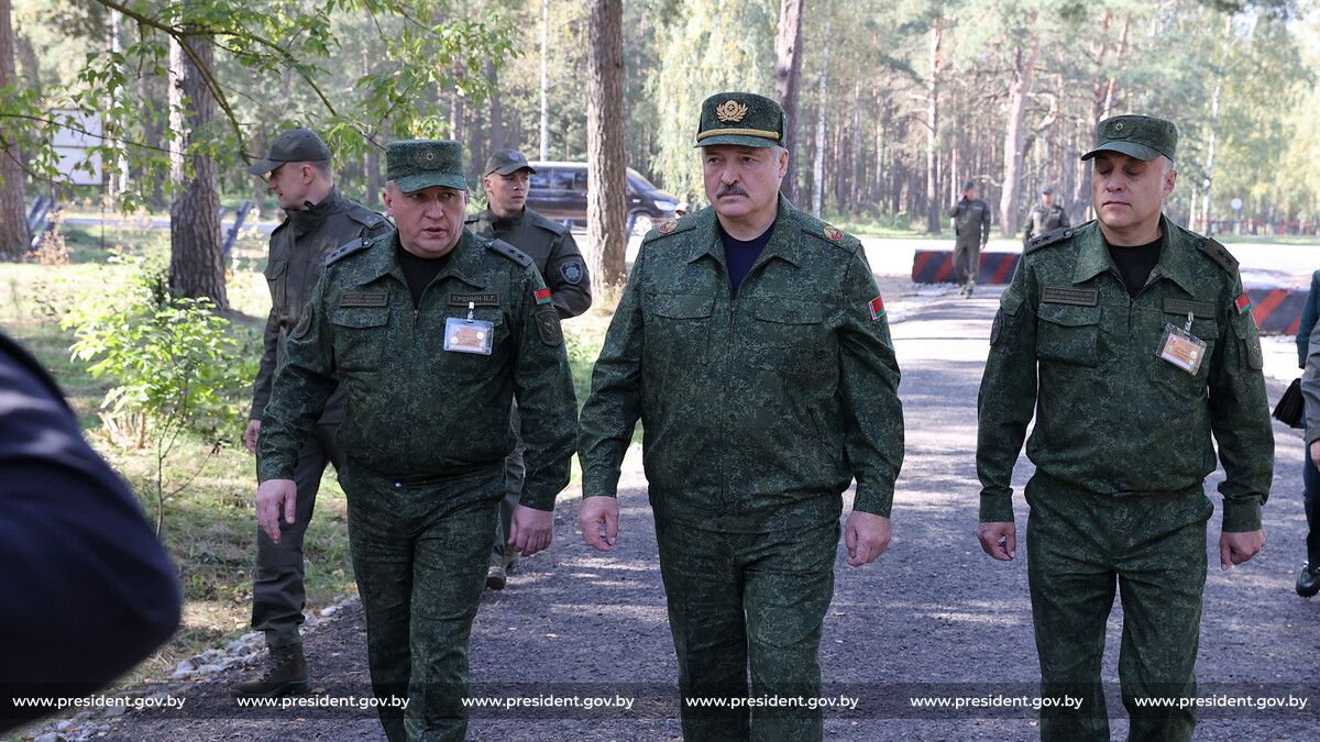 Президент Республики Беларусь Александр Лукашенко на учениях «Запад-2021»