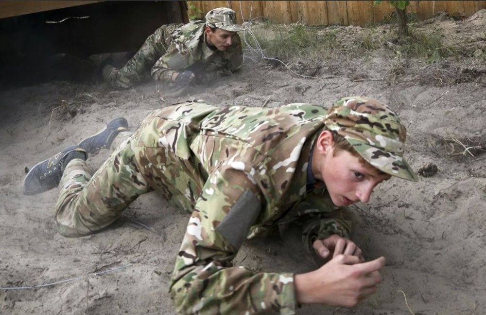 Воспитание детей в лагерях «Азовец»