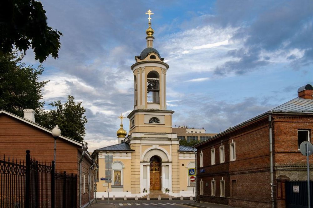 Рождество-Предтеченский храм на Пресне