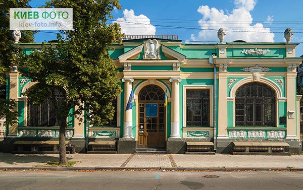 Тот самый особняк в Киеве на улице Спасской, 12, где находился штаб «Героев Триполья»