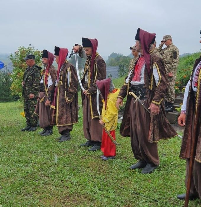 Торжественное открытие музея УПА-Север с участием ряженого «казачества»