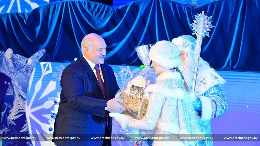 Хорошим ходом уходящего 2022-го стал подарок Деду Морозу от Лукашенко. Источник: president.gov.by