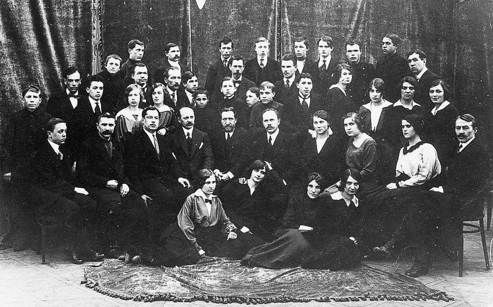 Сотрудники киностудии Ханжонкова