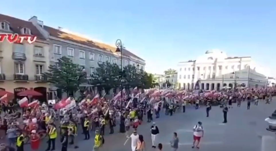 Митинг в Варшаве  против засилья украинских беженцев